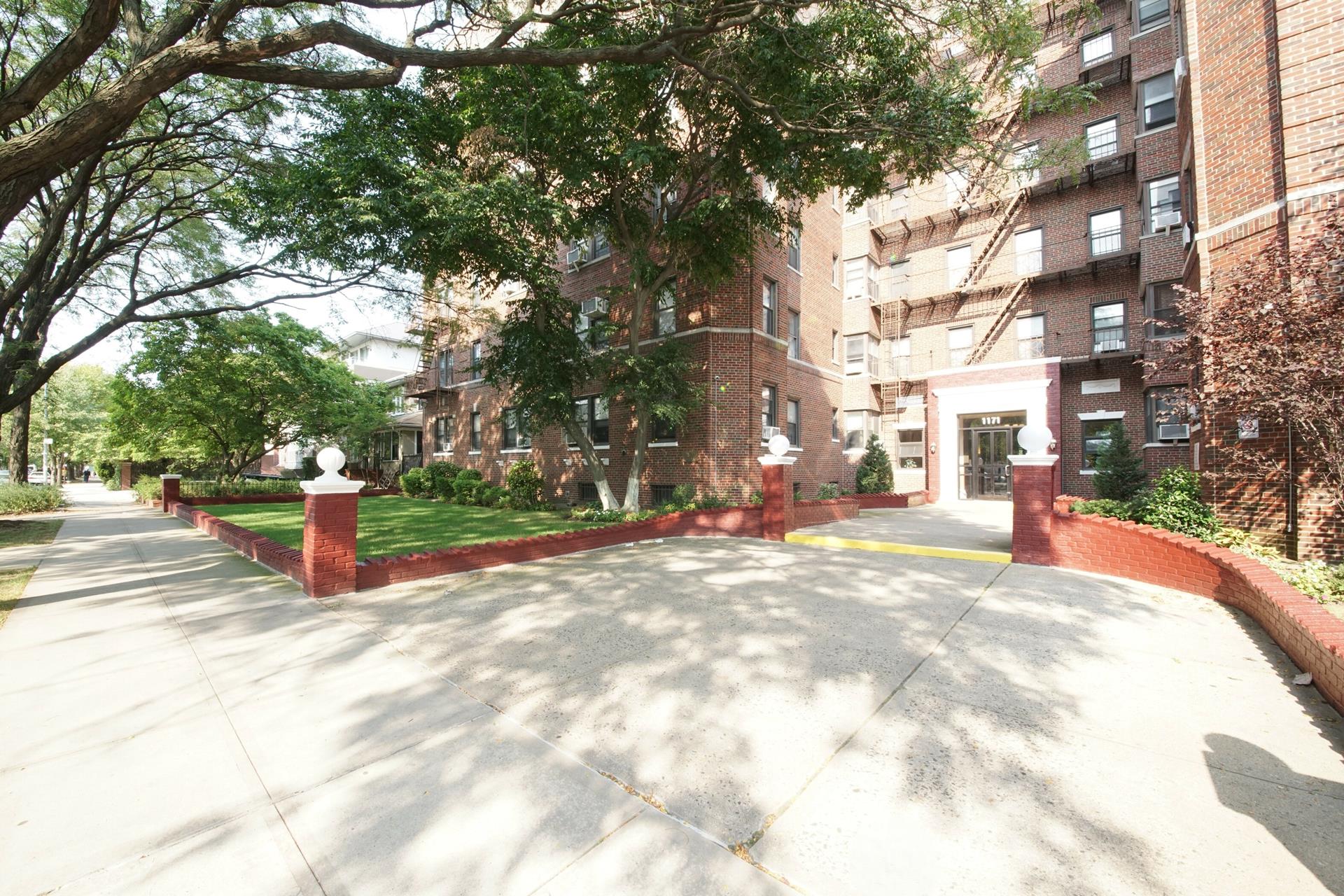 1171 OCEAN Parkway, New York, NY 11230, 1 Bedroom Bedrooms, 4 Rooms Rooms,1 BathroomBathrooms,Residential,For Sale,OCEAN,RPLU-5123178419