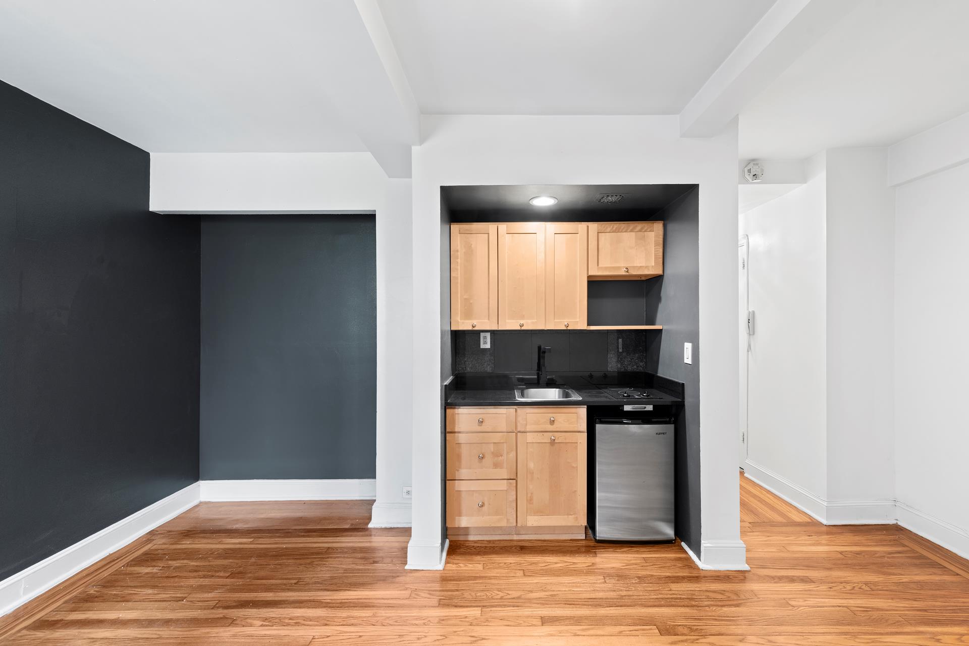 25 TUDOR CITY Place, New York, NY 10017, 1 Room Rooms,1 BathroomBathrooms,Residential,For Sale,TUDOR TOWER,TUDOR CITY,RPLU-5123182466