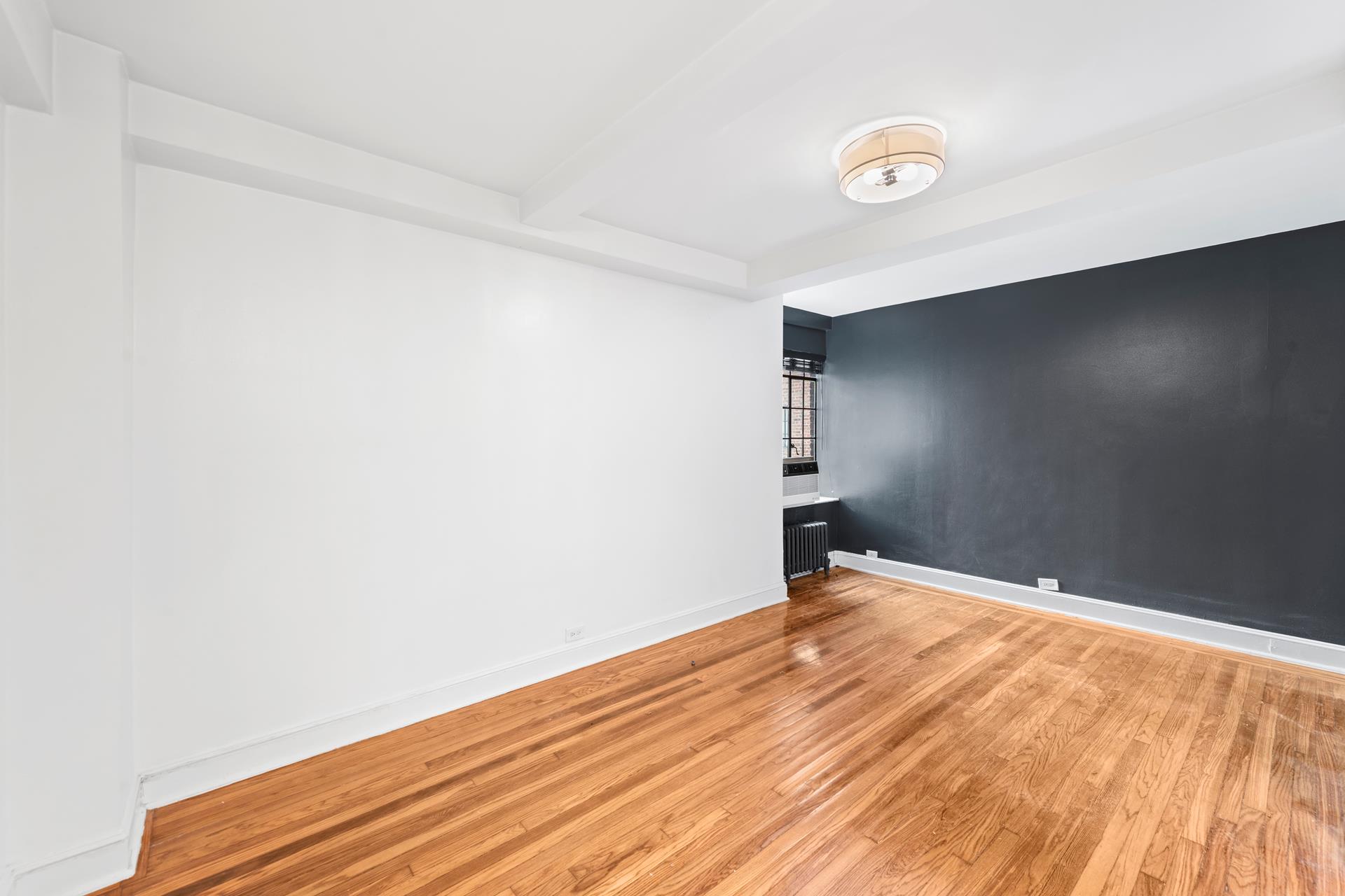 25 TUDOR CITY Place, New York, NY 10017, 1 Room Rooms,1 BathroomBathrooms,Residential,For Sale,TUDOR TOWER,TUDOR CITY,RPLU-5123182466