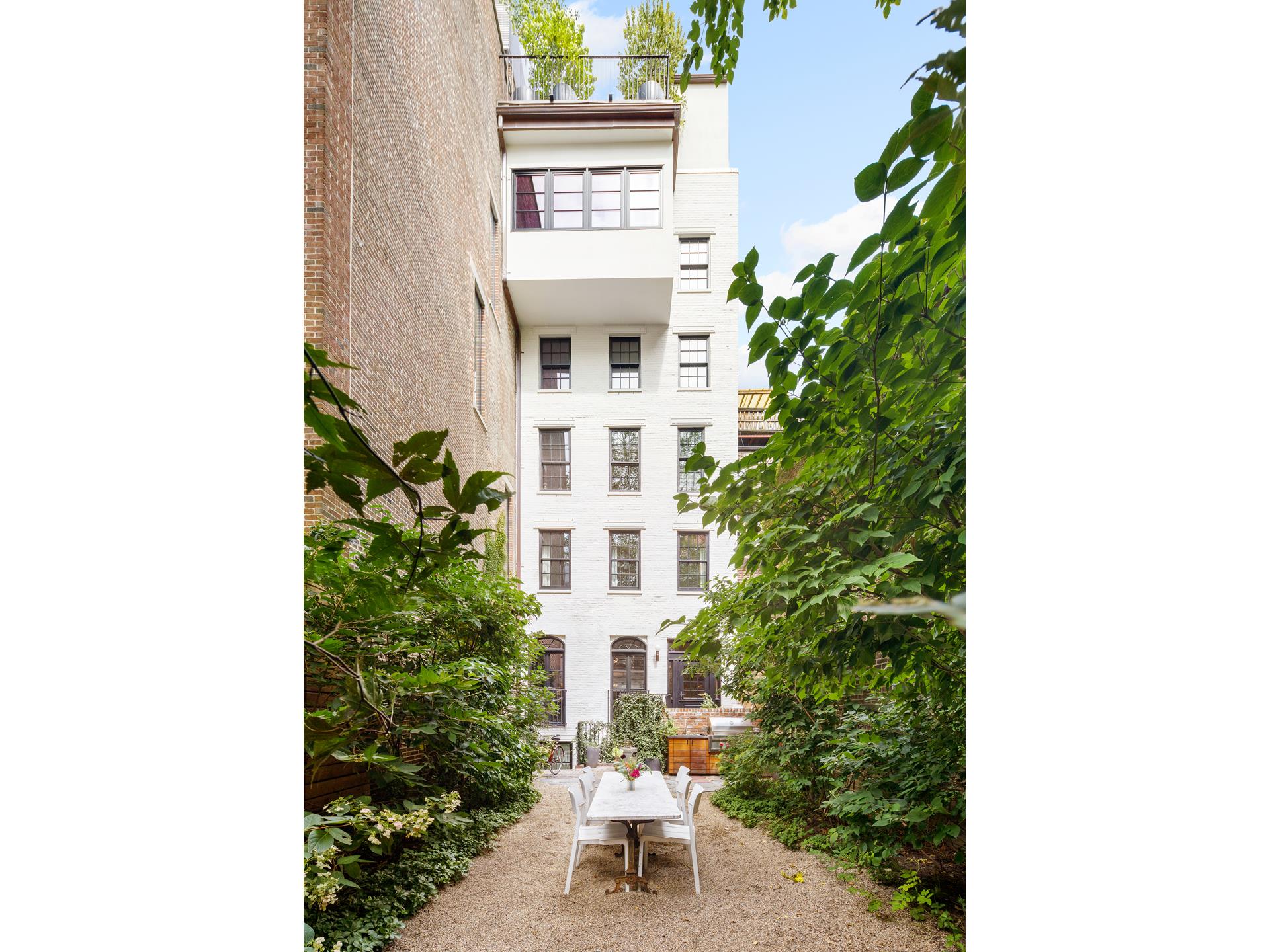 114 WAVERLY Place, New York, NY 10011, 5 Bedrooms Bedrooms, 12 Rooms Rooms,6 BathroomsBathrooms,Residential,For Sale,WAVERLY,RPLU-5123170035