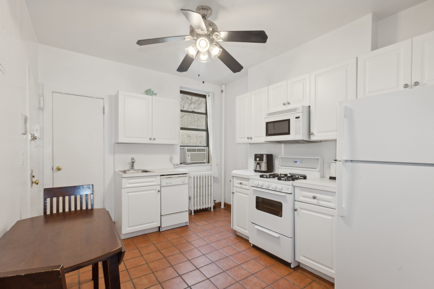 521 E 83RD Street, New York, NY 10028, 1 Bedroom Bedrooms, 4 Rooms Rooms,1 BathroomBathrooms,Residential,For Sale,83RD,RPLU-798323185265