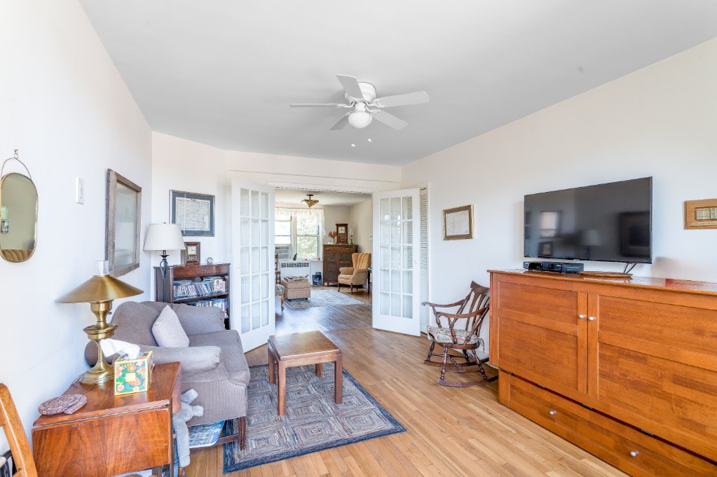 5650 Netherland Avenue, New York, NY 10471, 2 Bedrooms Bedrooms, 4 Rooms Rooms,1 BathroomBathrooms,Residential,For Sale,NETHERLAND GARDENS,Netherland,RLMX-103158