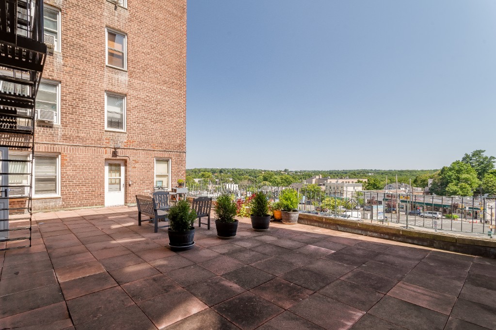 5650 Netherland Avenue, New York, NY 10471, 2 Bedrooms Bedrooms, 4 Rooms Rooms,1 BathroomBathrooms,Residential,For Sale,NETHERLAND GARDENS,Netherland,RLMX-103158