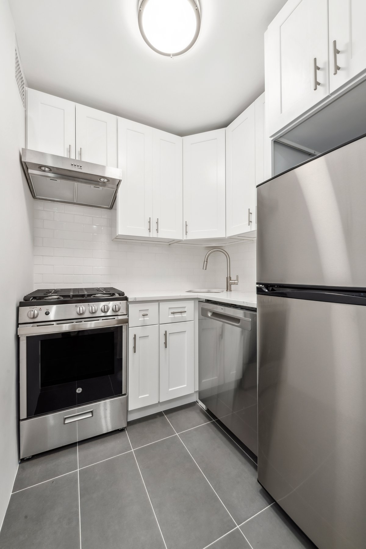 370 E 76th Street, New York, NY 10075, 2 Rooms Rooms,1 BathroomBathrooms,Residential,For Sale,76th,RLMX-103181