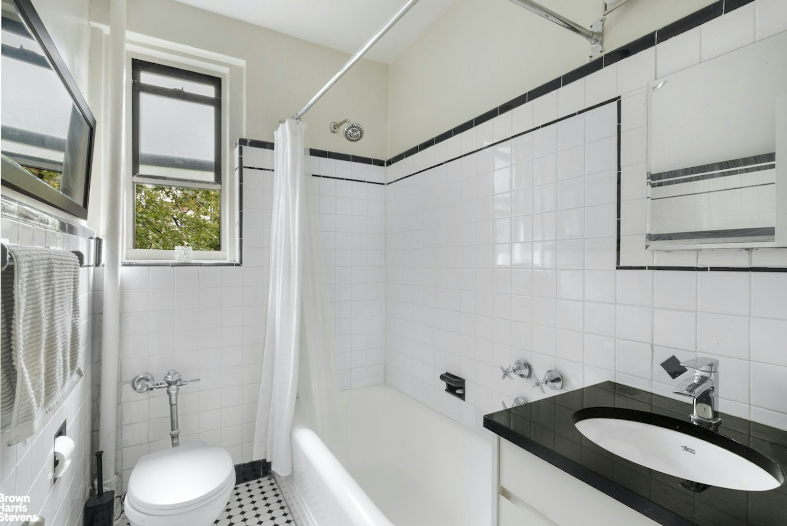 317 E 18TH Street, New York, NY 10003, 2 Rooms Rooms,1 BathroomBathrooms,Residential,For Sale,EASTVILLE GARDENS,18TH,RPLU-63223187198