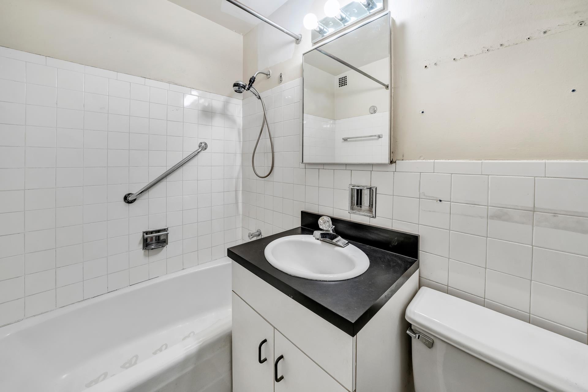 150 W END Avenue, New York, NY 10023, 2 Rooms Rooms,1 BathroomBathrooms,Residential,For Sale,END,RPLU-5123180706