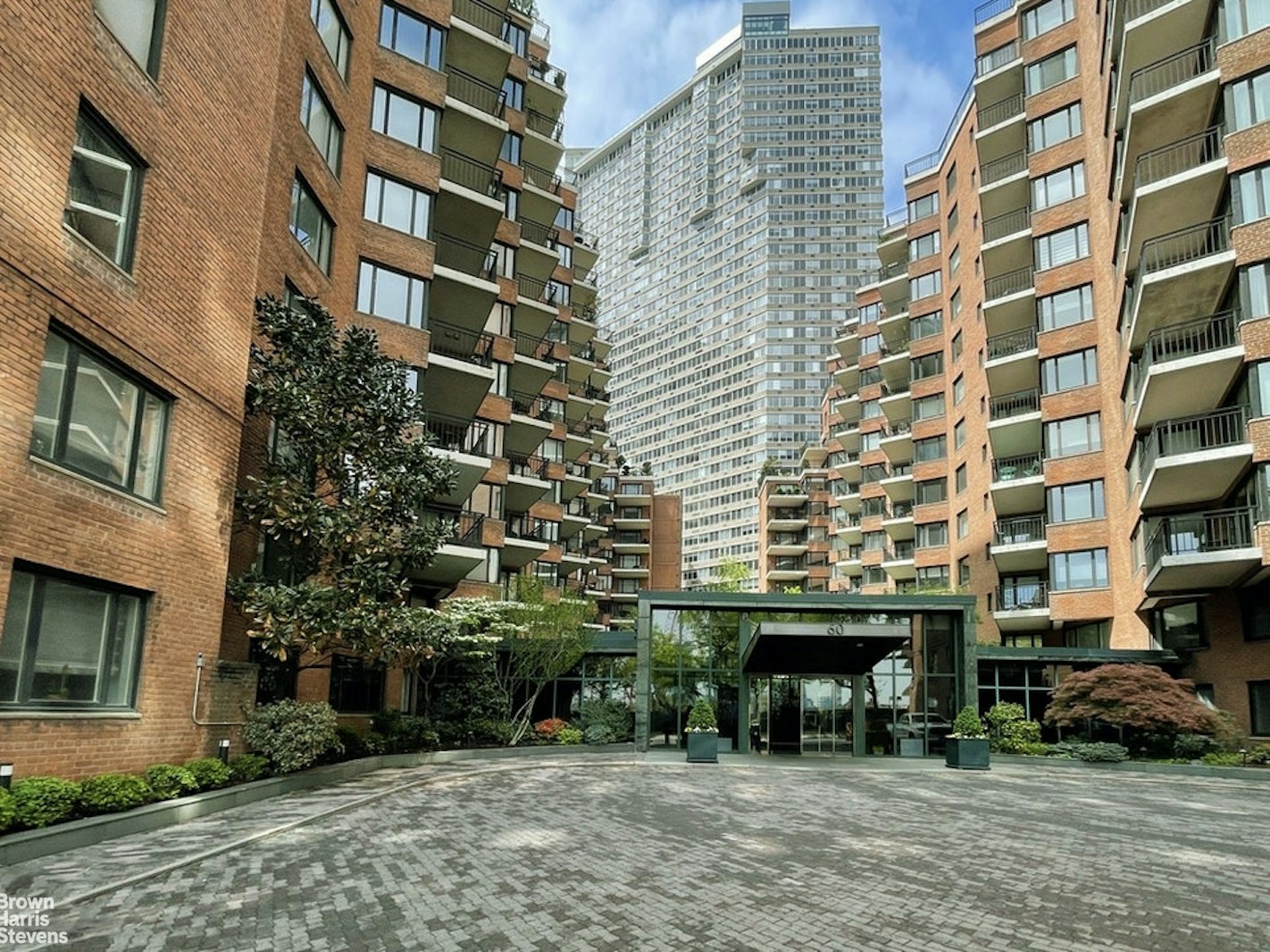 60 SUTTON Place, New York, NY 10022, 3 Rooms Rooms,1 BathroomBathrooms,Residential,For Sale,SUTTON,RPLU-63223185964