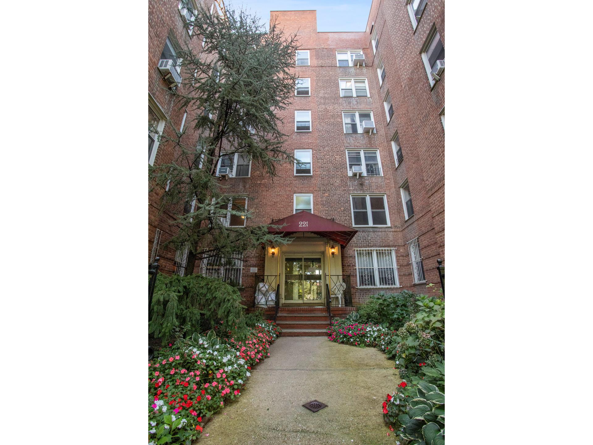 221 MCDONALD Avenue, New York, NY 11218, 1 Bedroom Bedrooms, 3 Rooms Rooms,1 BathroomBathrooms,Residential,For Sale,MCDONALD,RPLU-5123165388