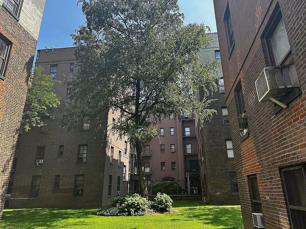 37-25 64TH Street, New York, NY 11377, 1 Bedroom Bedrooms, 3 Rooms Rooms,1 BathroomBathrooms,Residential Lease,For Rent,64TH,RPLU-5122057778