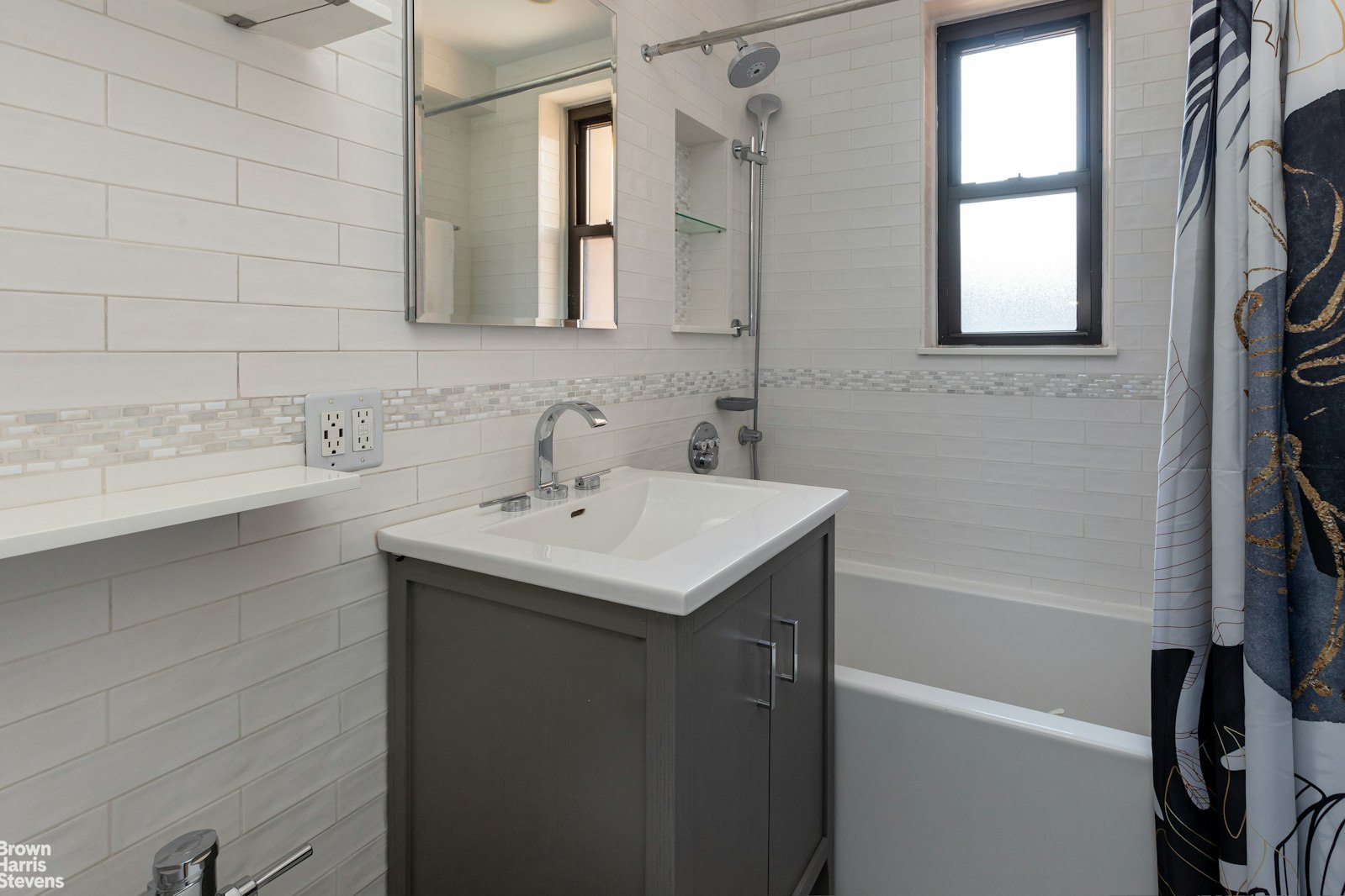 61 OLIVER Street, New York, NY 11209, 3 Rooms Rooms,1 BathroomBathrooms,Residential,For Sale,OLIVER,RPLU-850723171150