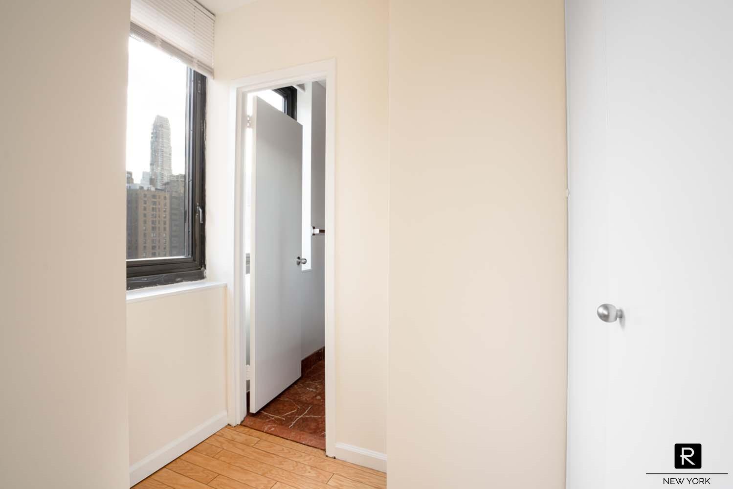 343 E 74th Street, New York, NY 10021, 1 Room Rooms,1 BathroomBathrooms,Residential,For Sale,74th,OLRS-2102398