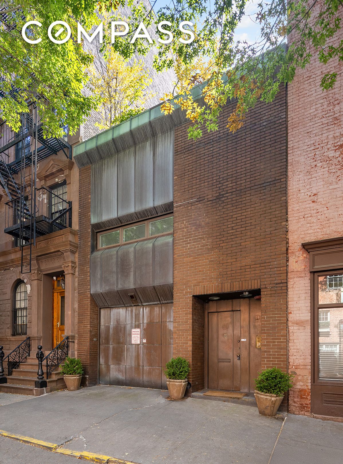 48 Bank Street, West Village, Downtown, NYC - 4 Bedrooms  
3.5 Bathrooms  
12 Rooms - 