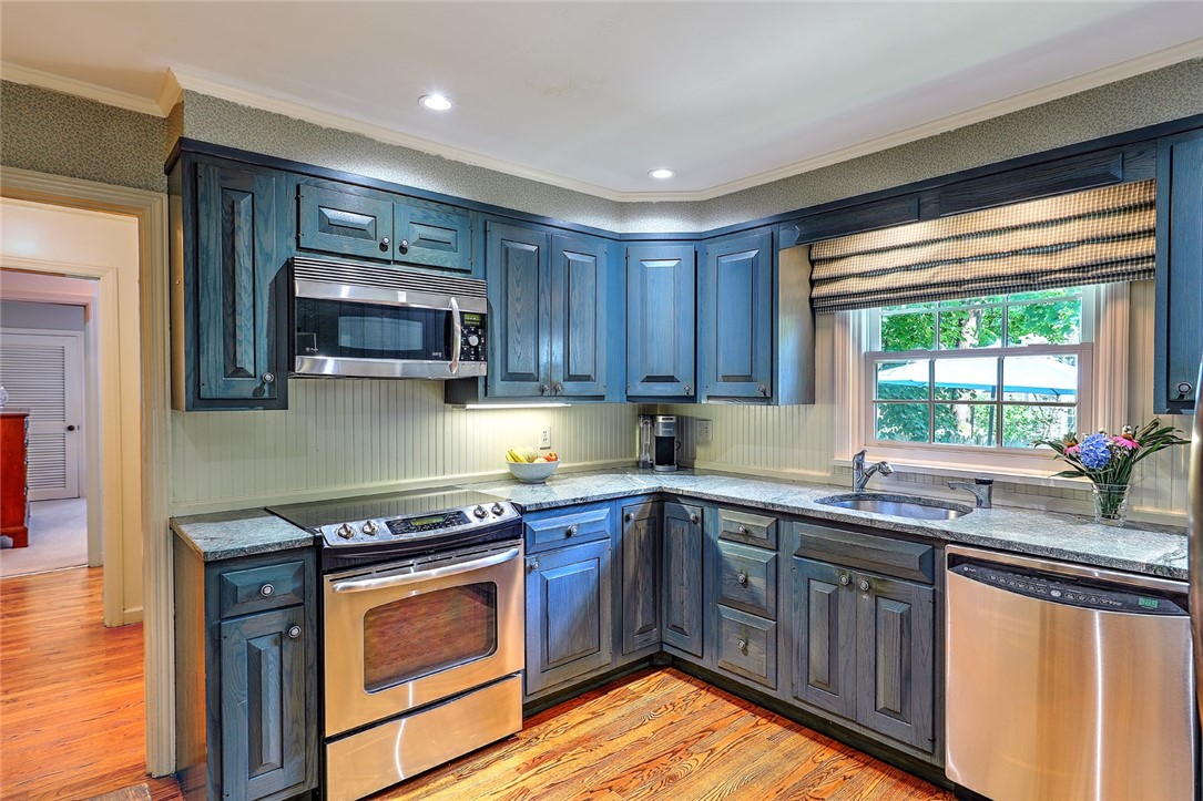 Granite countertops and stainless appliances