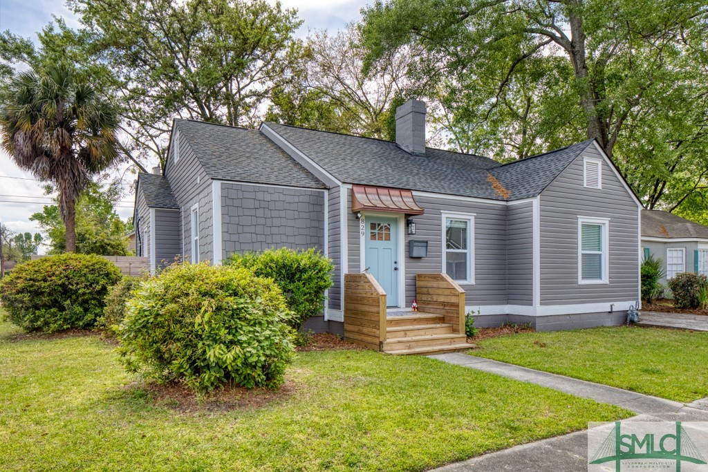 Charming completely renovated cottage with 3 bedrooms and 2 full baths.  Private fenced backyard with off-street parking.  Hardwood floors, new appliances and tankless water heater complete the picture.