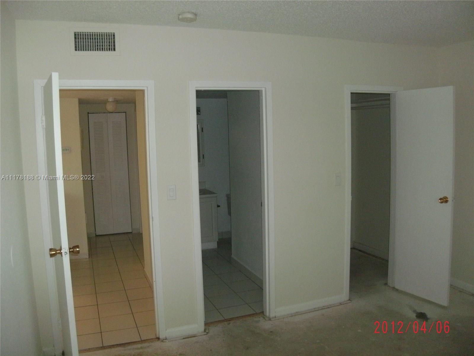 5100 SW 41st St #PH5, Pembroke Park, Florida image 4