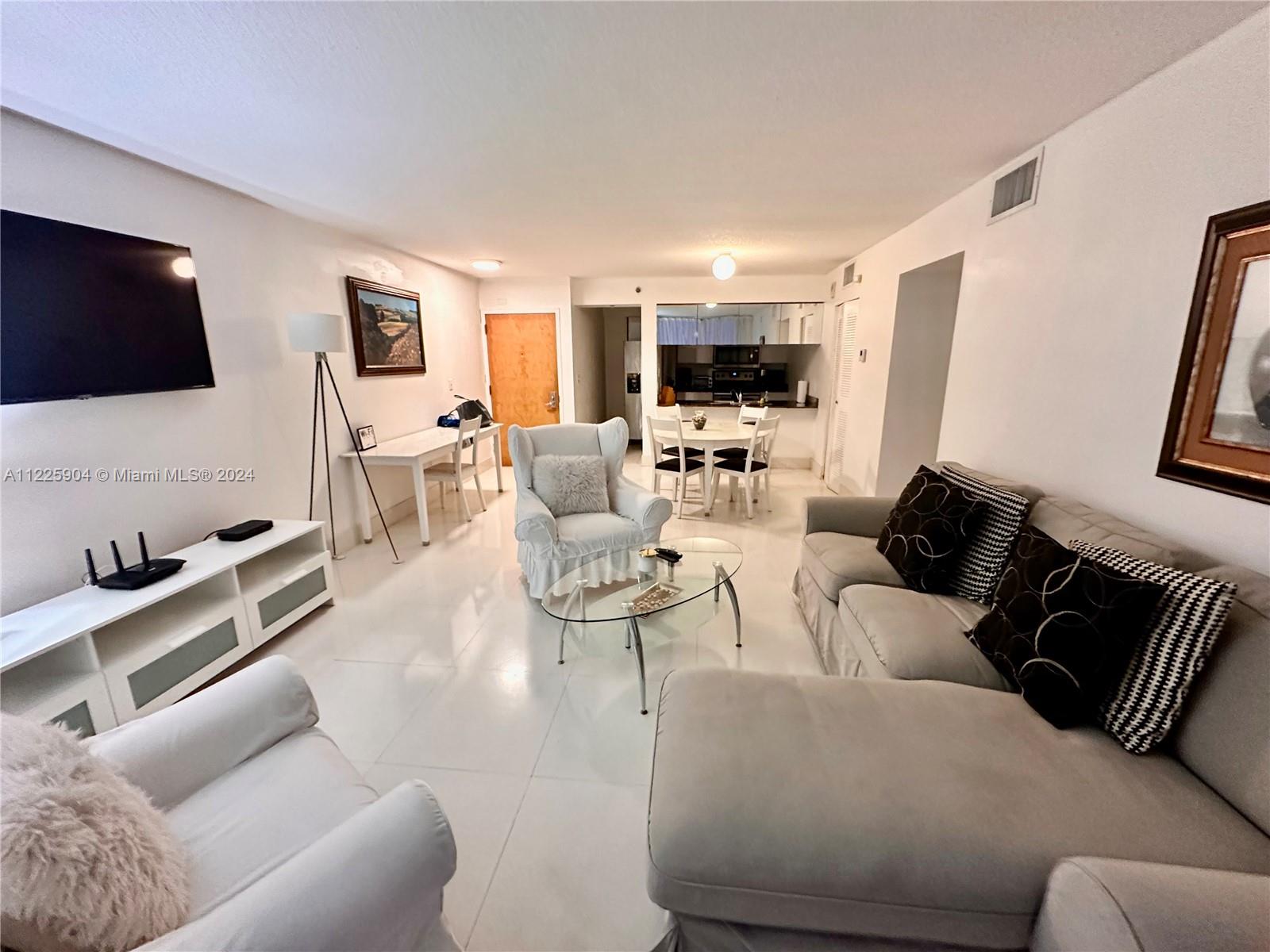 1200 Brickell Bay Dr #3902, Miami, Florida image 4