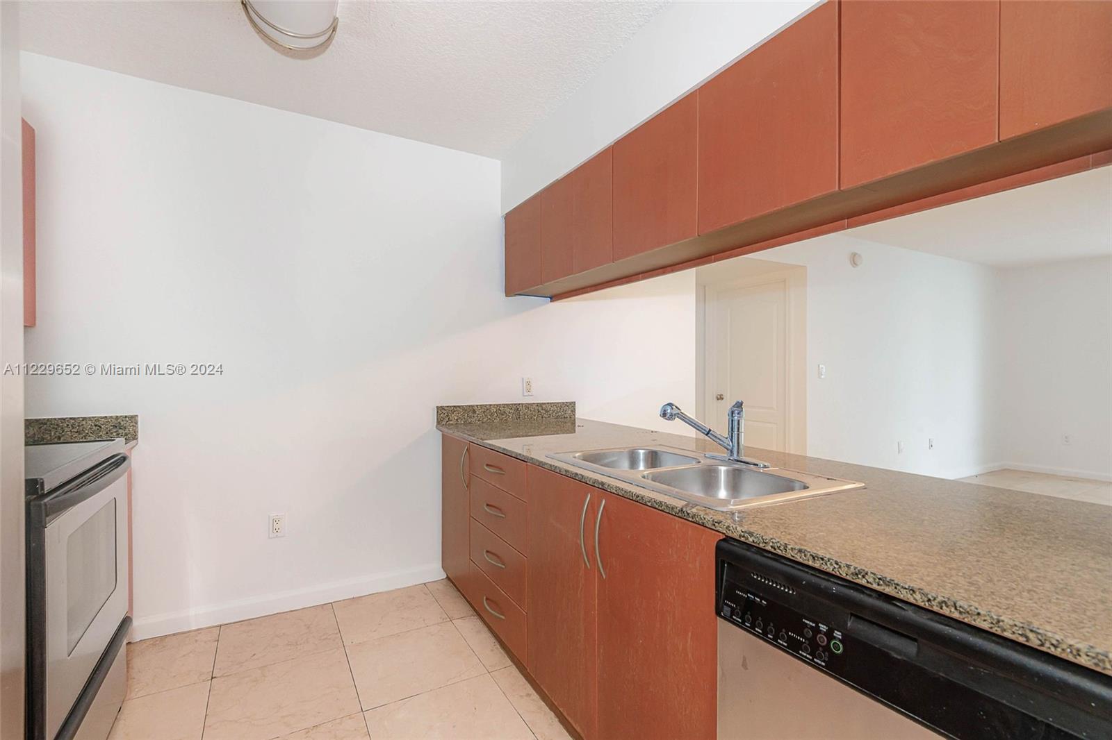 1200 Brickell Bay Dr #4114, Miami, Florida image 6