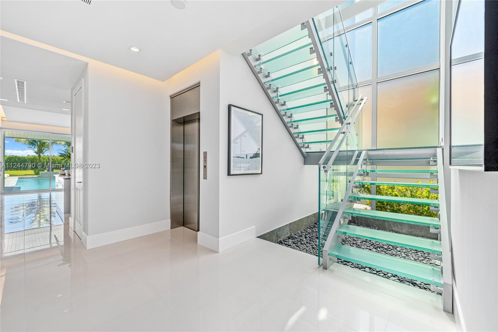 7833 Atlantic Way, Miami Beach, Florida image 13