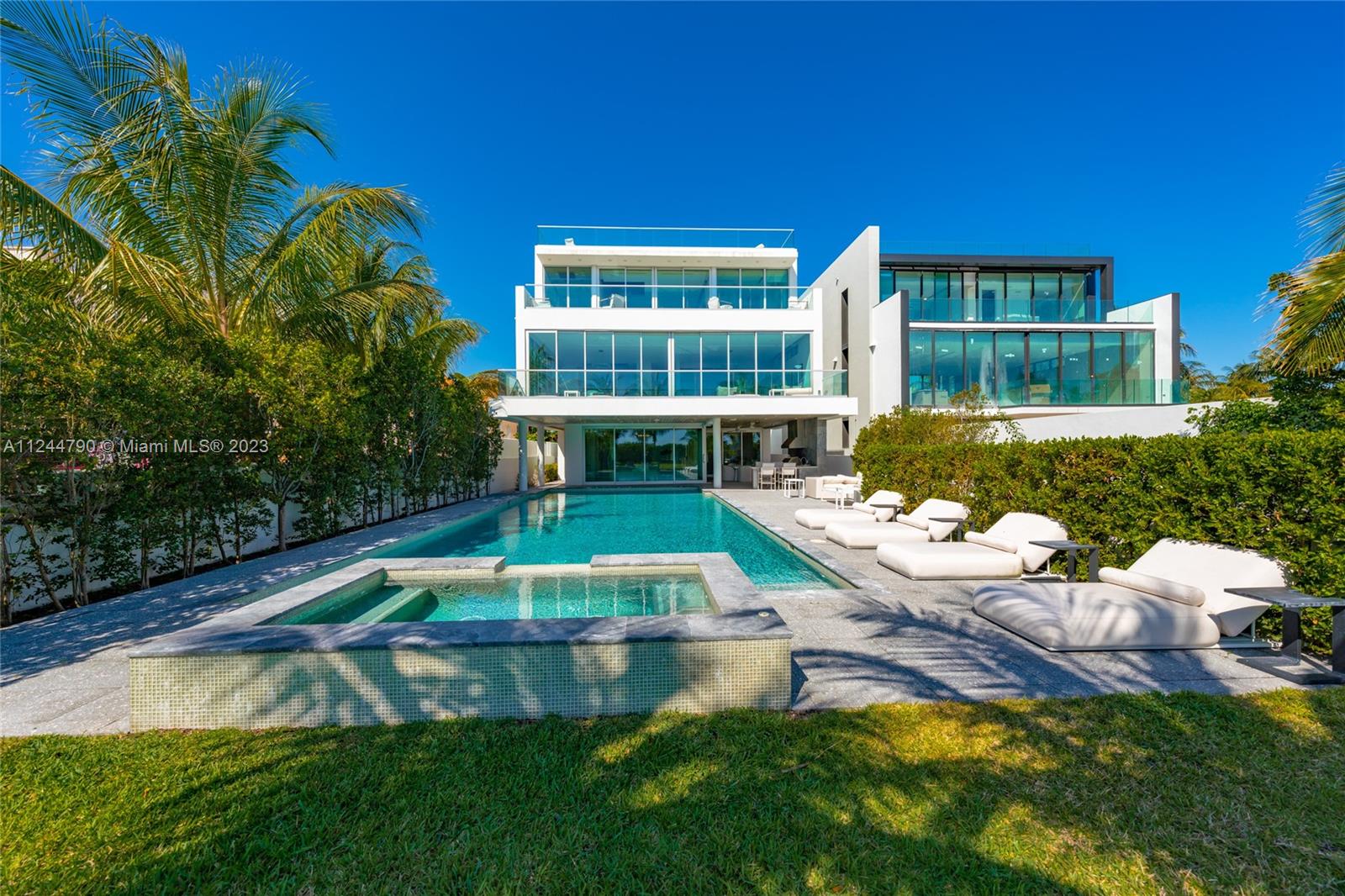 7833 Atlantic Way, Miami Beach, Florida image 3