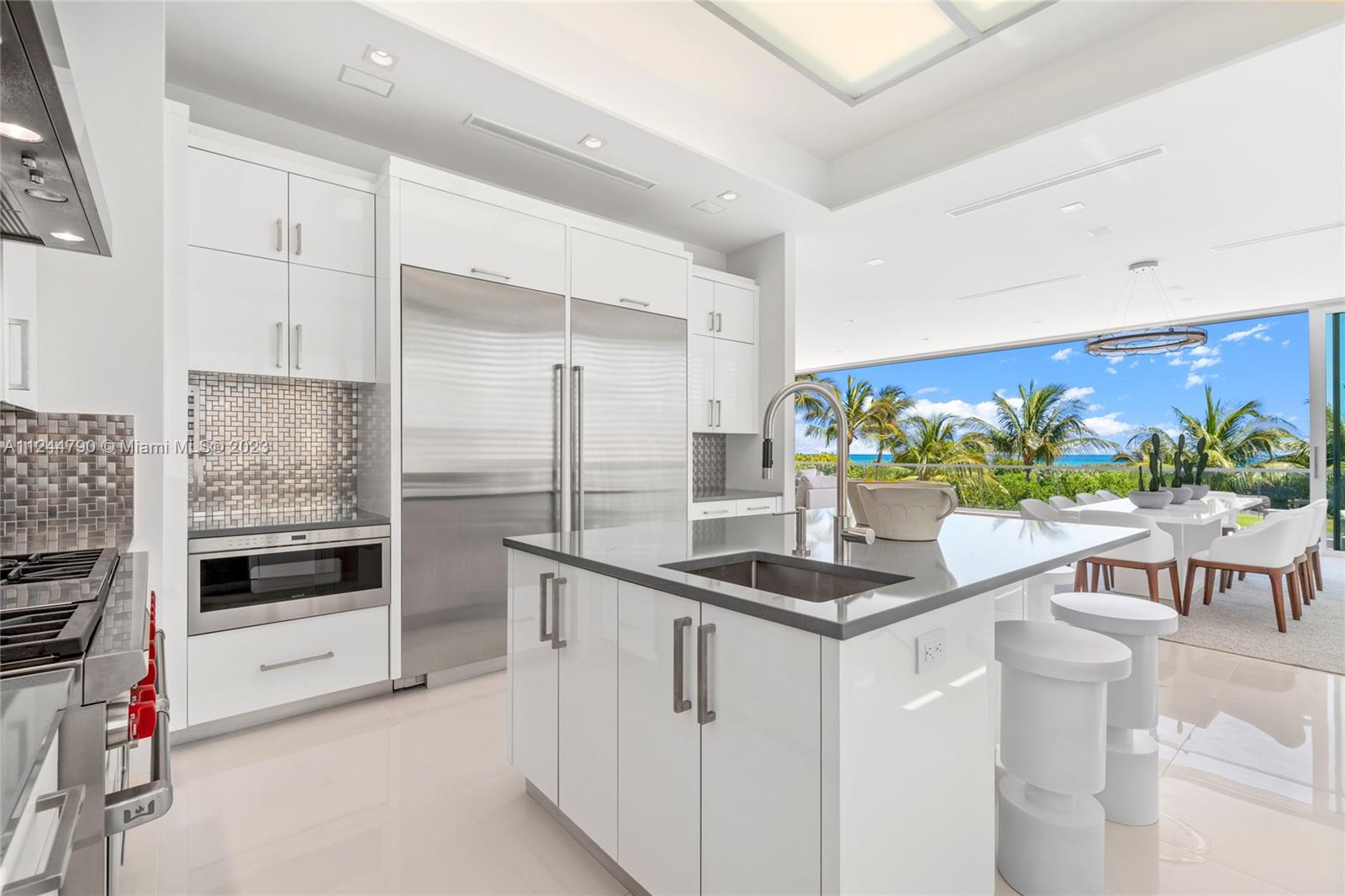 7833 Atlantic Way, Miami Beach, Florida image 36