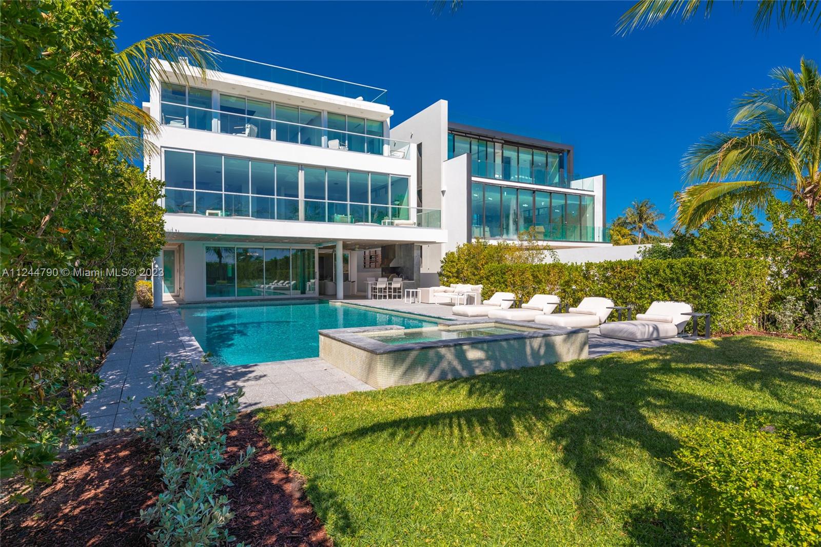 7833 Atlantic Way, Miami Beach, Florida image 4