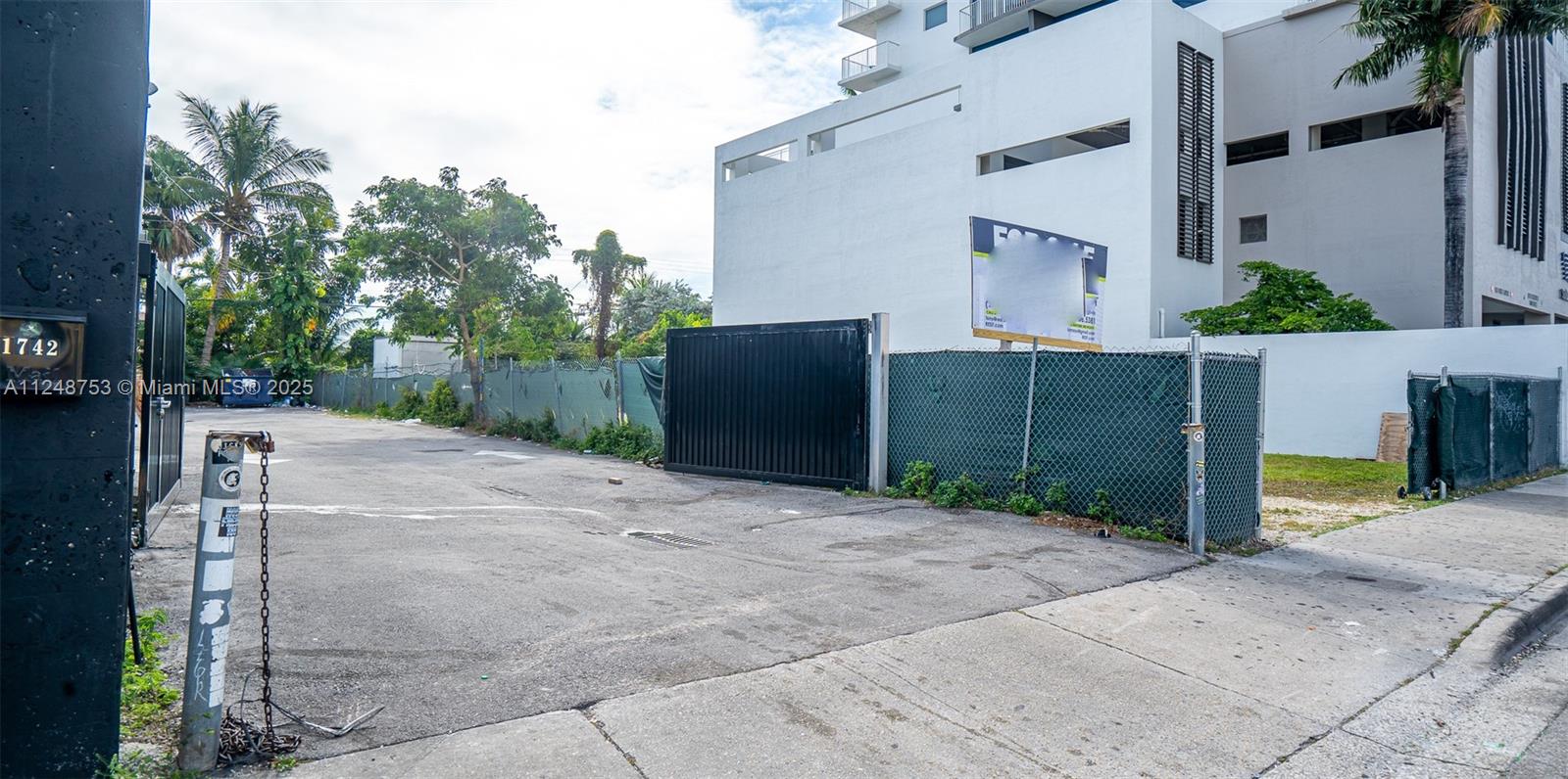 1750 NW 7th St