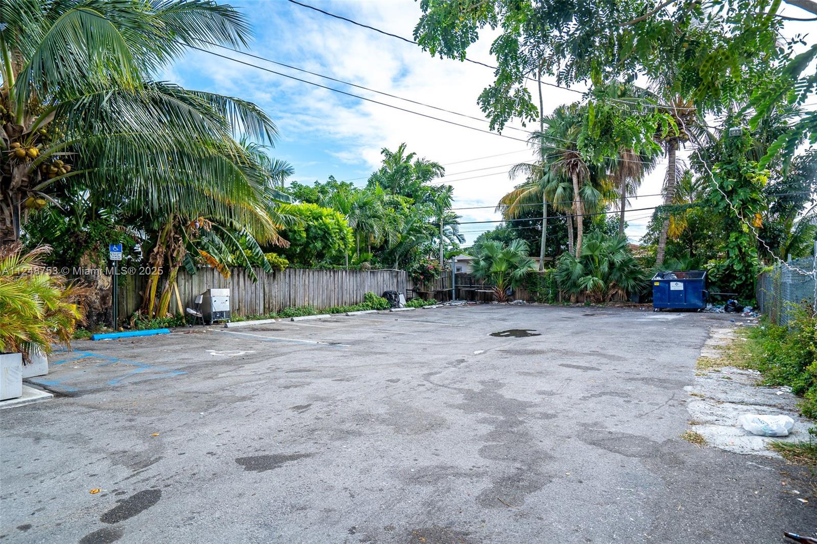 1750 NW 7th St