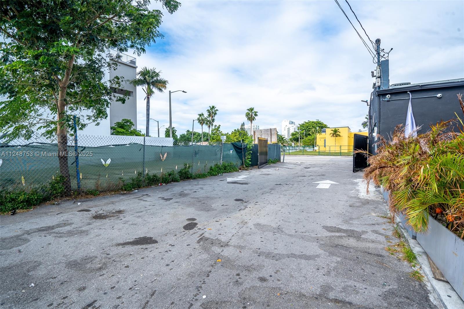 1750 NW 7th St