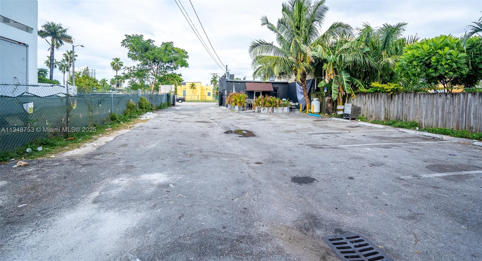 1750 NW 7th St
