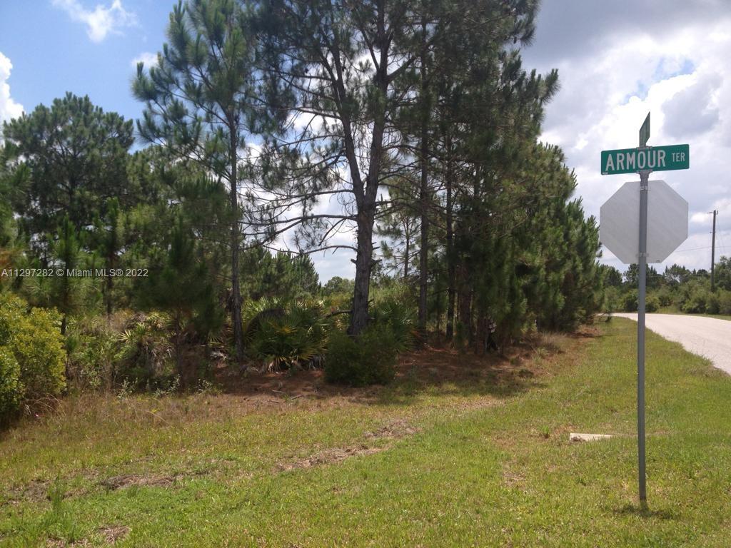 Upson Ter Upson Ter, Sarasota, Florida image 2
