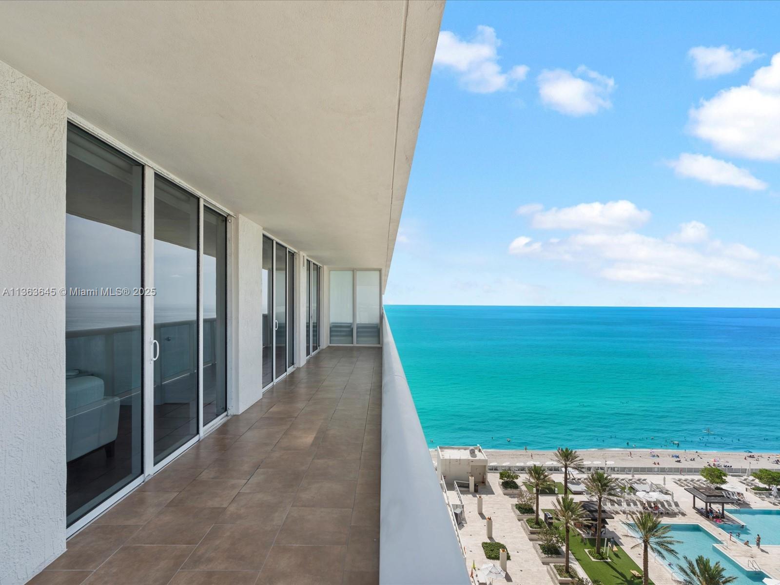 Apartamento para Alugar em Hallandale Beach, FL