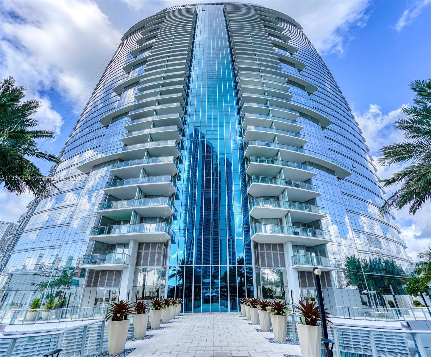Apartamento à Venda em Miami, FL