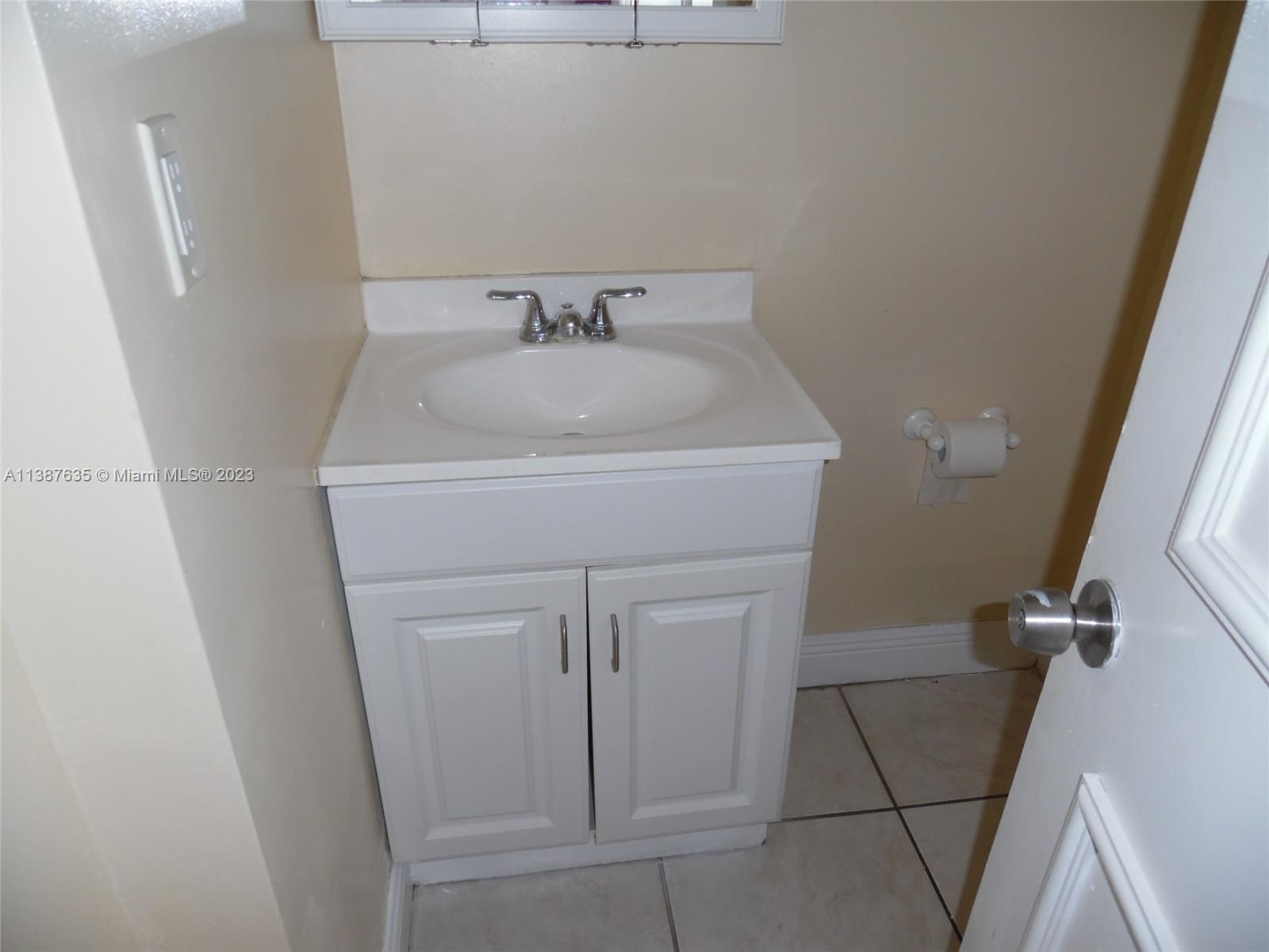 Listing Photo 12