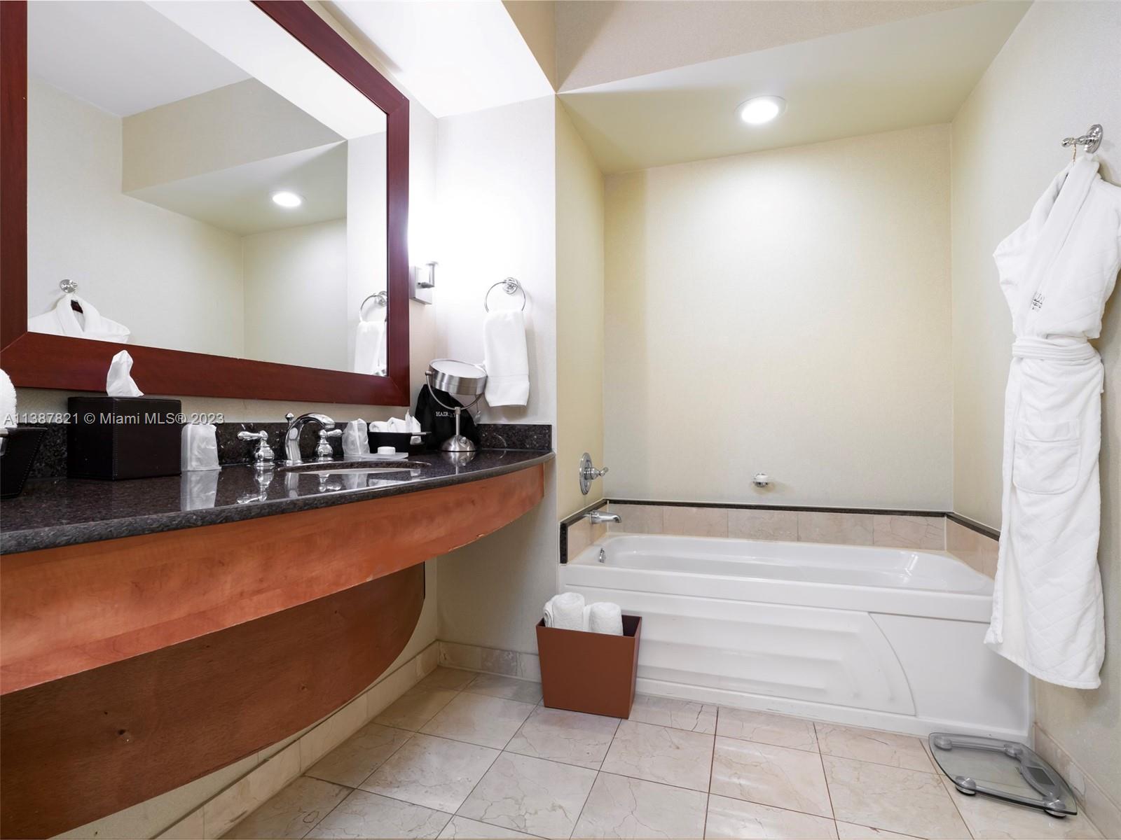 18001 Collins Ave #811, Sunny Isles Beach, Florida image 3