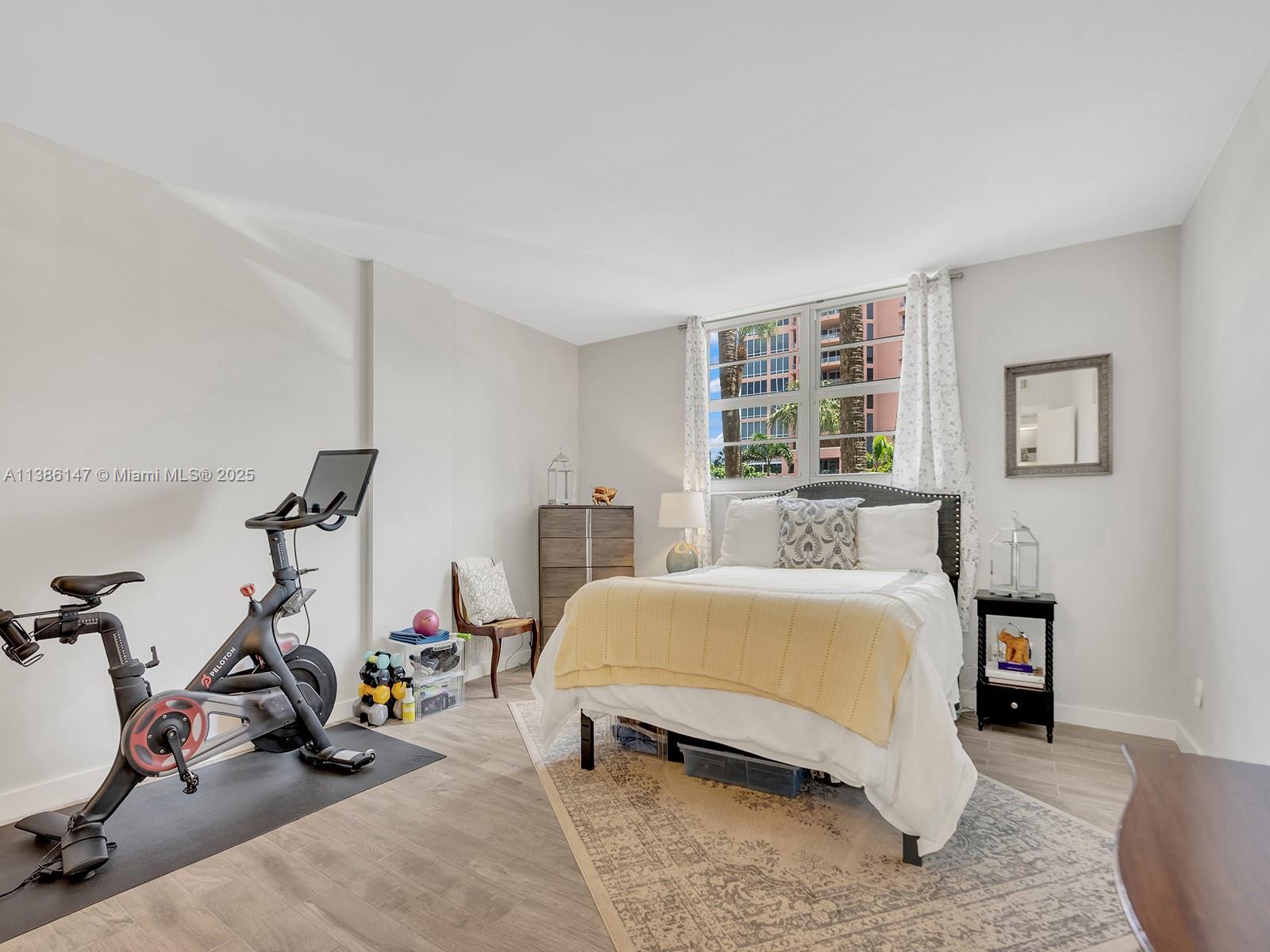 Listing Photo 10