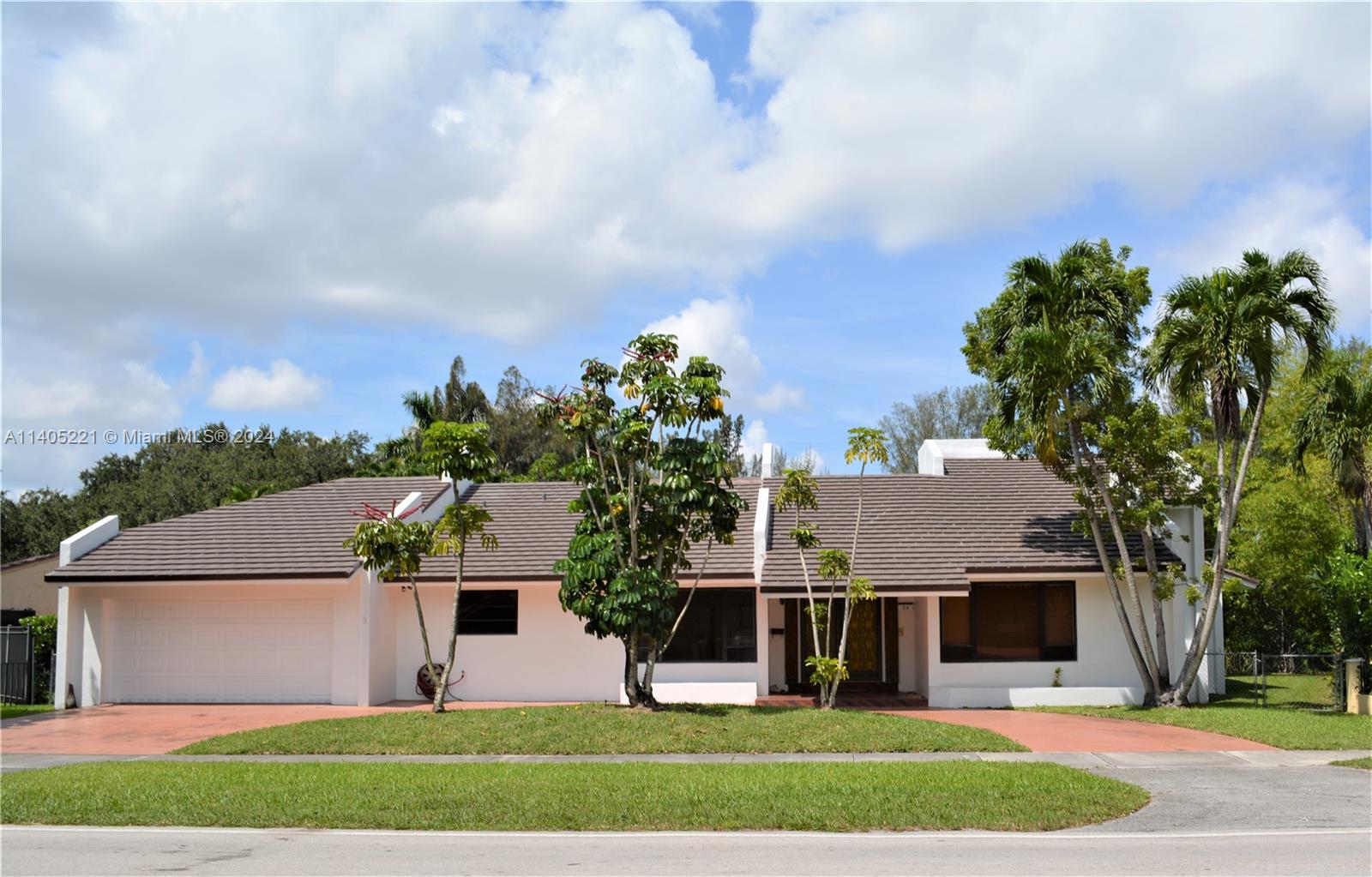 34 S Royal Poinciana Blvd, Miami Springs, Florida image 1