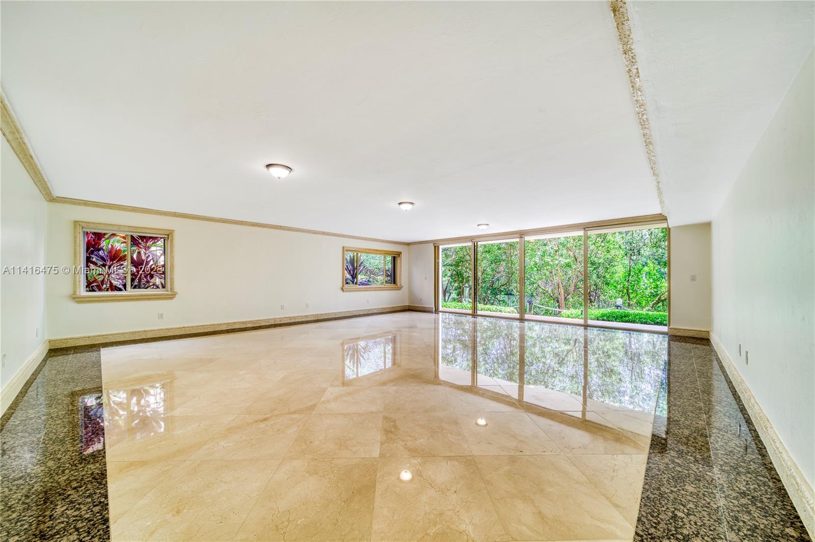 Listing Photo 11