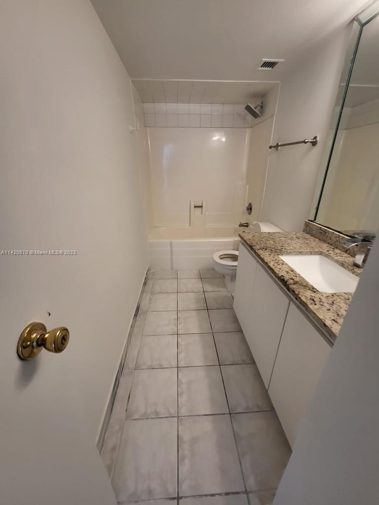 13499 Biscayne Blvd #1204, North Miami, Florida image 11