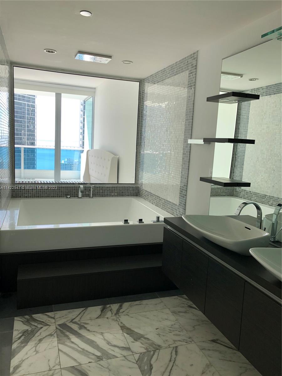 200 Biscayne Boulevard Way #3406, Miami, Florida image 24