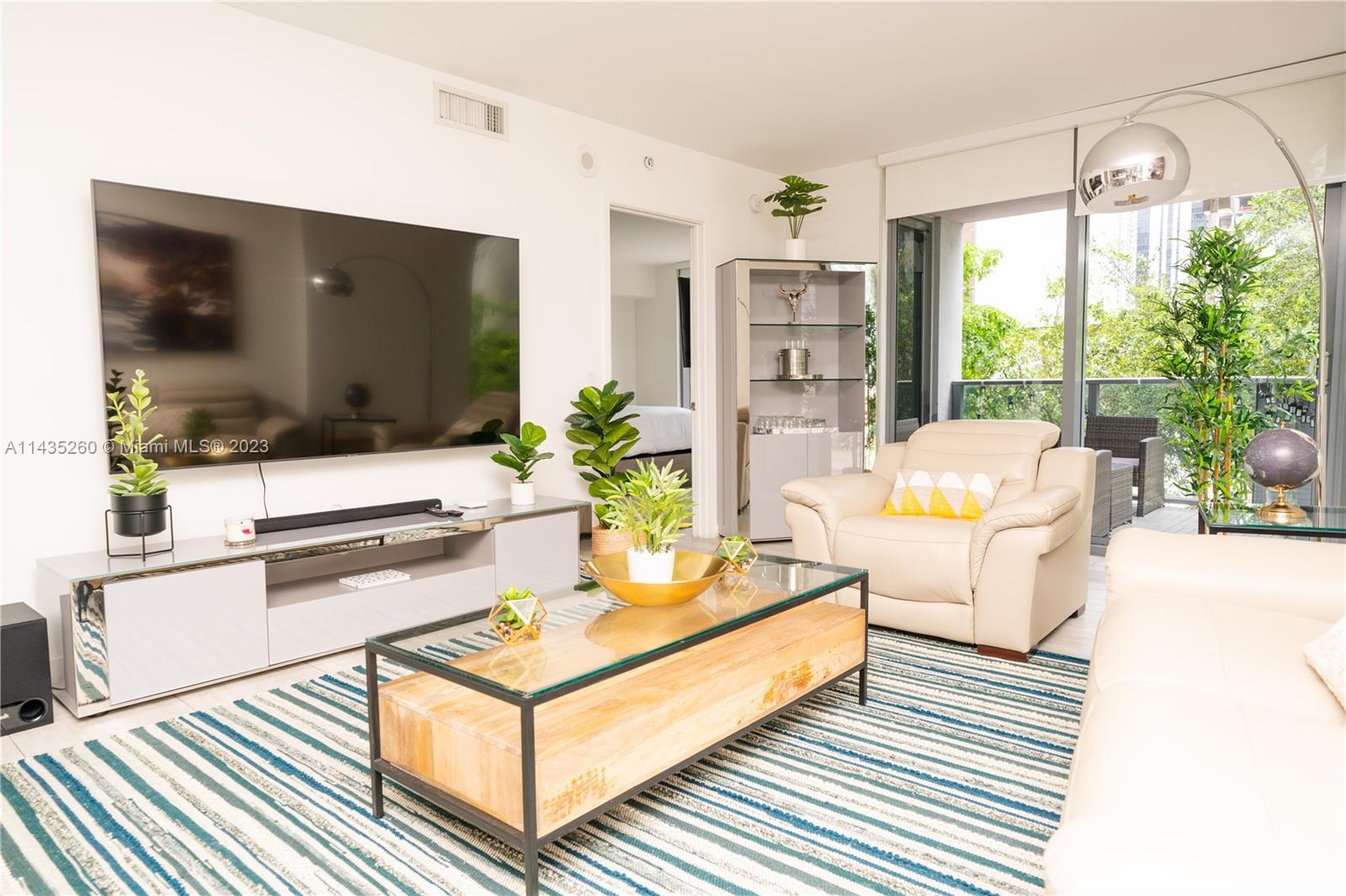 Apartamento para Alugar em Miami, FL