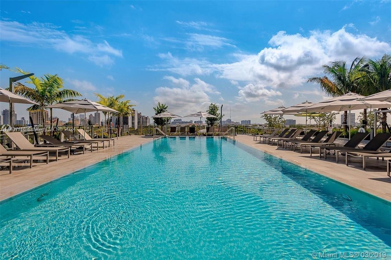 Condo for Sale in Aventura, FL