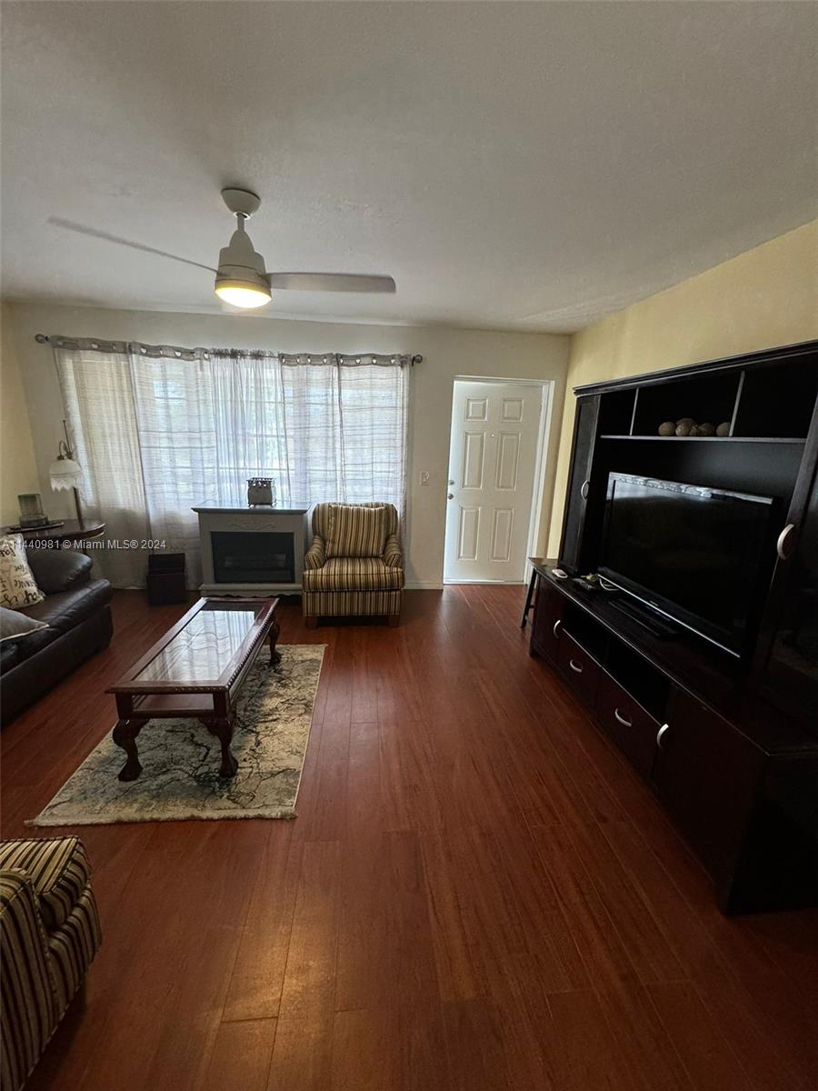 listing main picture
