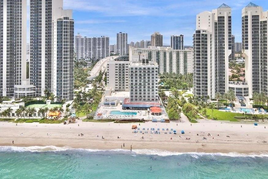 Residential, Sunny Isles Beach, Florida image 15