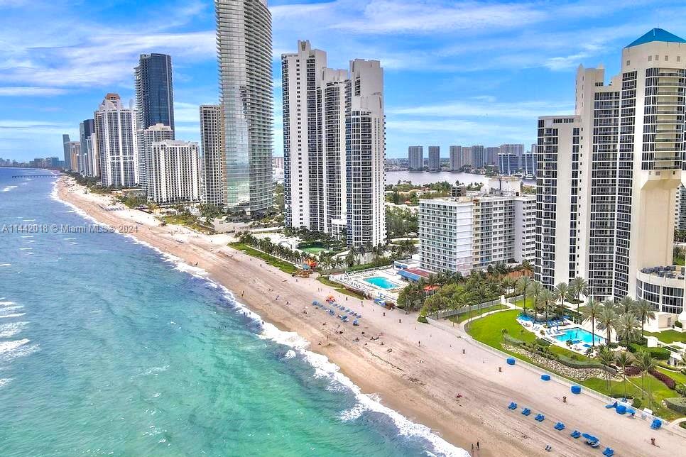 Residential, Sunny Isles Beach, Florida image 3