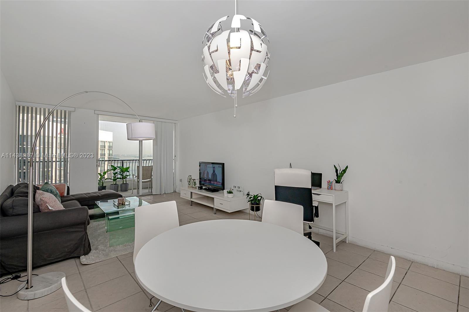Listing Photo 10