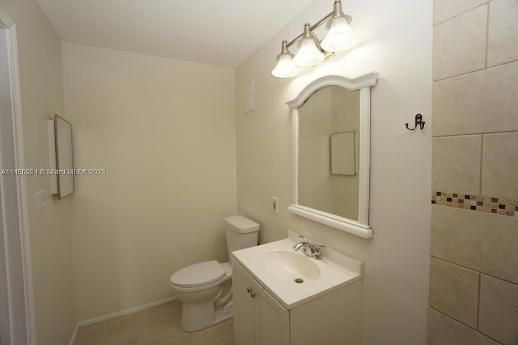 2667 NW 33rd St #2416, Oakland Park, Florida image 4