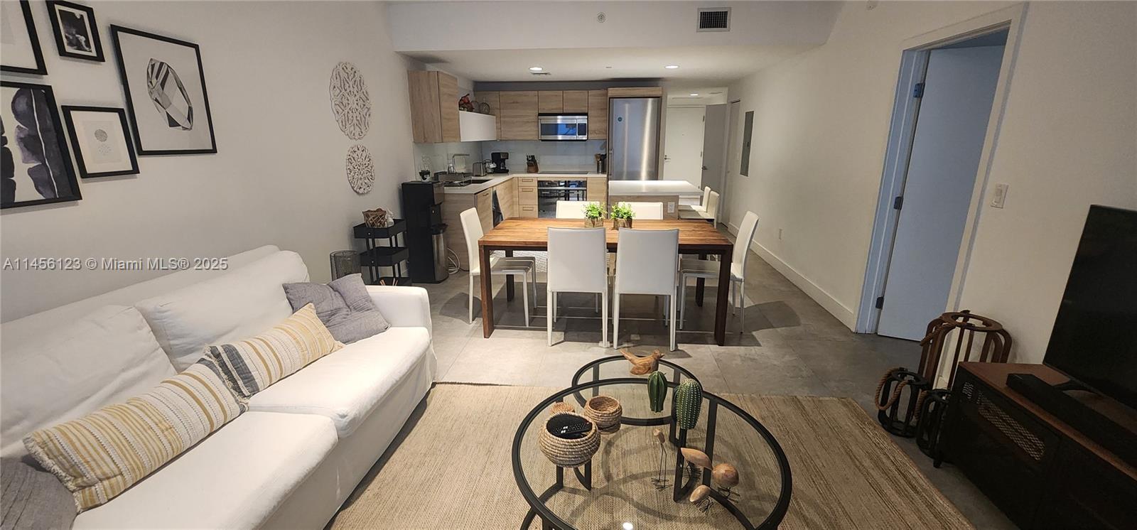 16385 Biscayne Blvd #1417, North Miami Beach, Florida image 2