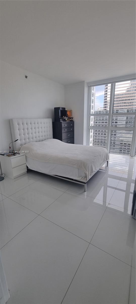 A beautiful corner unit in a Building in the Brickell Area is centrally located. Spacious unit with great layout 2bed/2.5 bath, floor-to-ceiling windows. Beautiful views of the bay and Brickell Key Island. The building features a fitness center, clubroom, business center,  Theatre room, two pools, Spa, and jacuzzi. The building is pet-friendly. Walking distance to Brickell City Center, Mary Brickell Villages, Shops, Banks, Restaurants, Pharmacy, and Publix. Only 15 minutes without traffic from the Miami Int. Airport and Port of Miami. Transportation is also available Metro mover ride free, Metrorail, trolly. Come see it. Appointments 48 hours in advance.