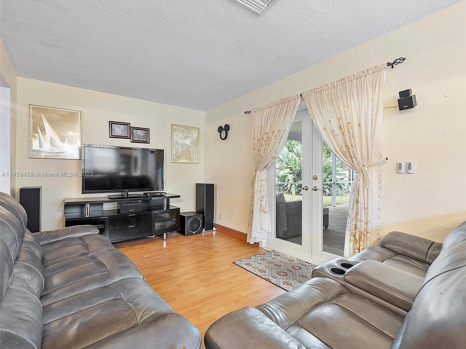 Listing Photo 7