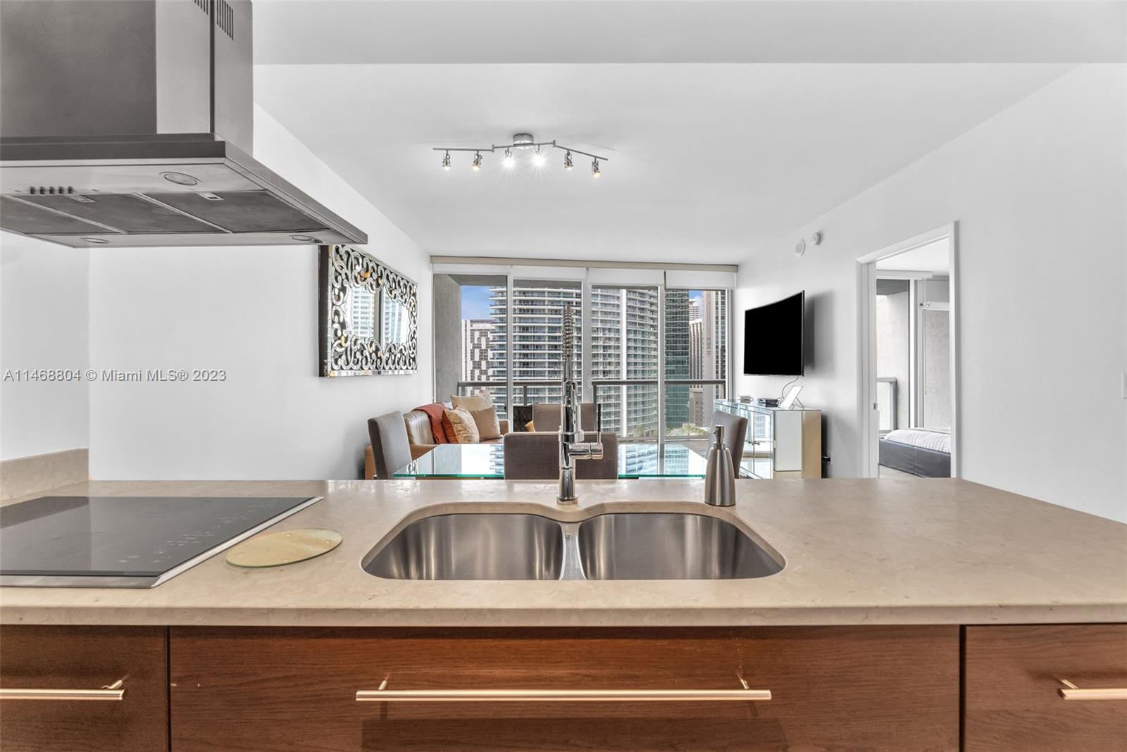 485 Brickell Ave #2503, Miami, Florida image 14